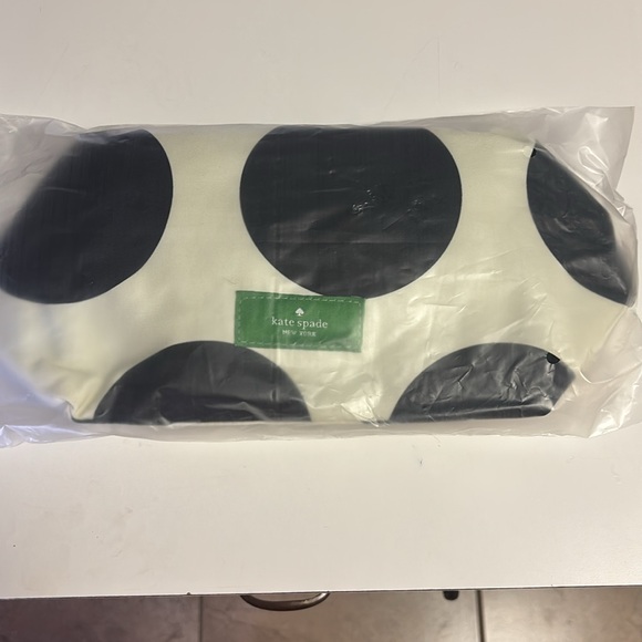 KATE SPADE ♠️ SNAP CLOSURE COSMETIC BAG - Picture 8 of 9